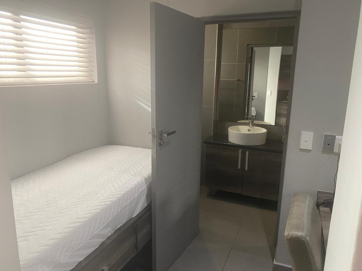 Apartment 32, Bay View Suites Langstrand エクステリア 写真
