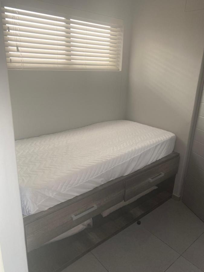 Apartment 32, Bay View Suites Langstrand エクステリア 写真