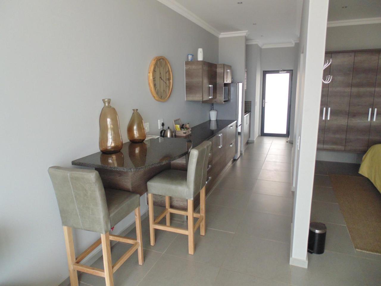 Apartment 32, Bay View Suites Langstrand エクステリア 写真