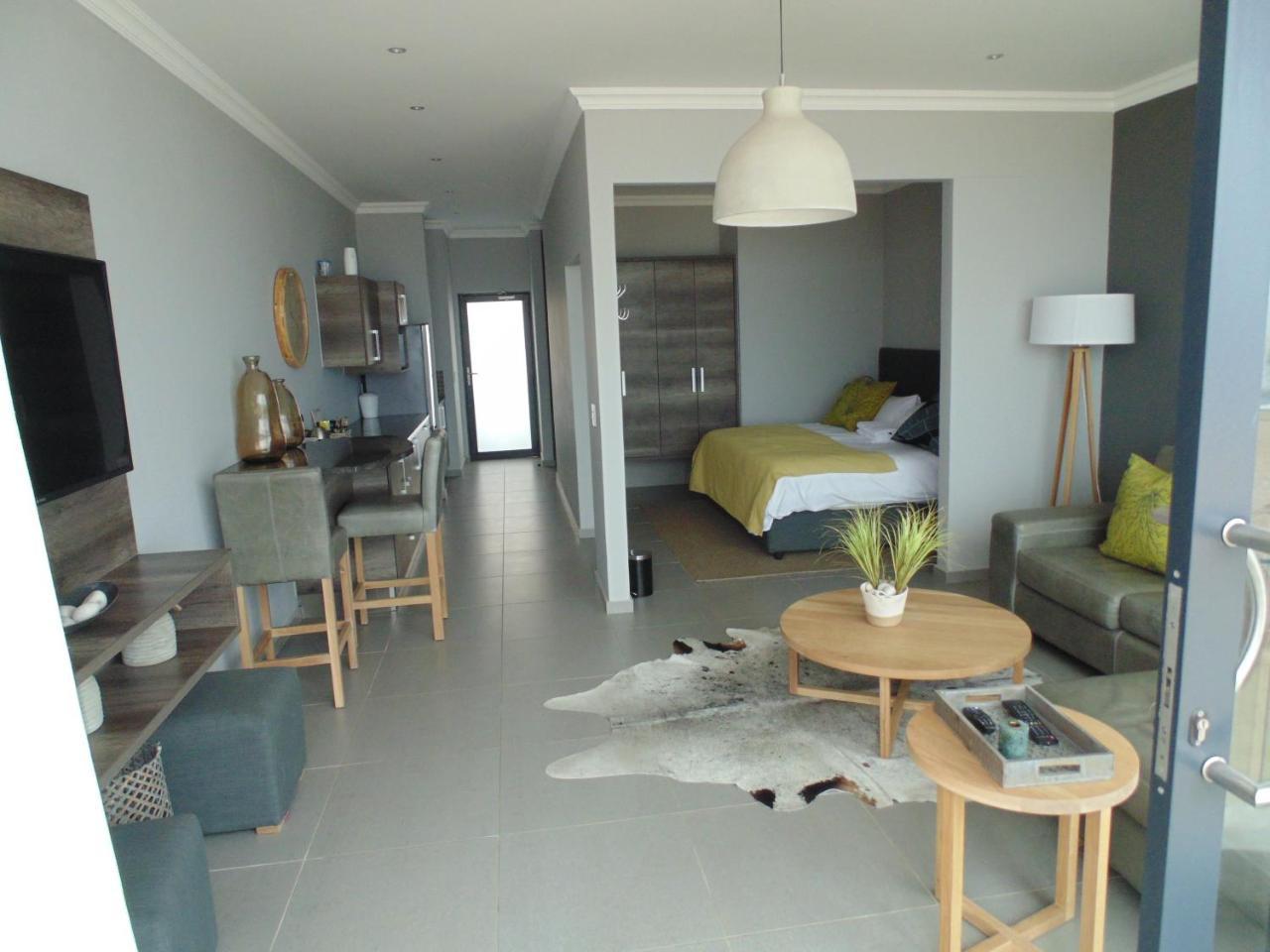 Apartment 32, Bay View Suites Langstrand エクステリア 写真