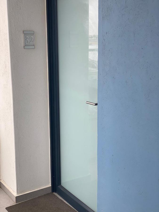 Apartment 32, Bay View Suites Langstrand エクステリア 写真